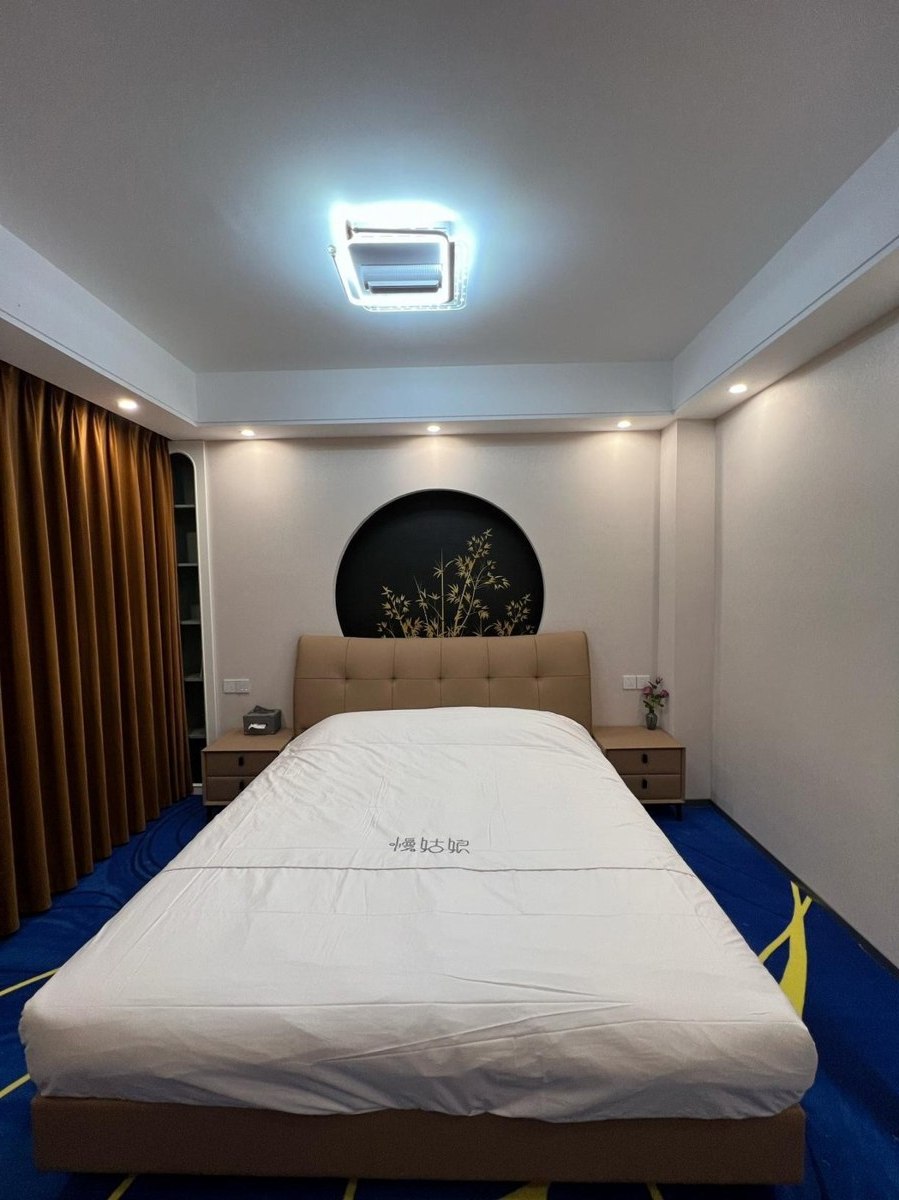 七号院二层大床房
